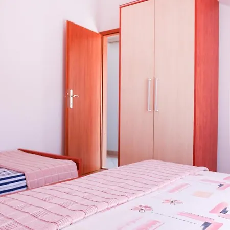 Apartment Marusic Vinisce
