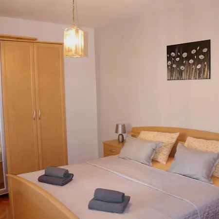 Apartment Marusic Vinisce